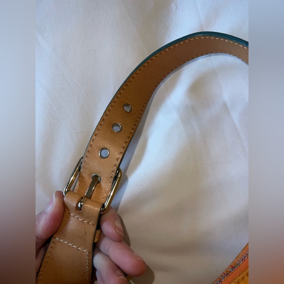 Vintage Authentic Dooney & Bourke Signature Rainbow bucket shoulder bag - Picture 9 of 13